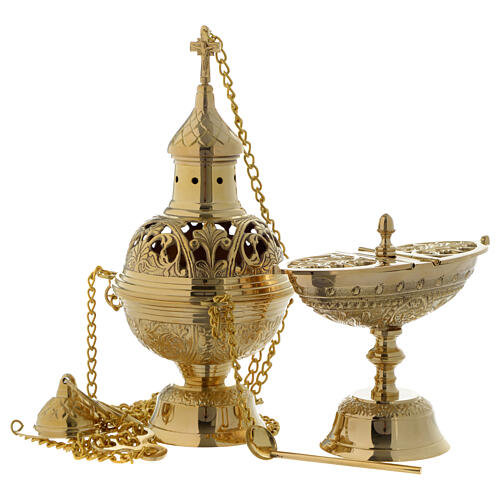Thurible and boat with leaves and cross in gilded brass 1