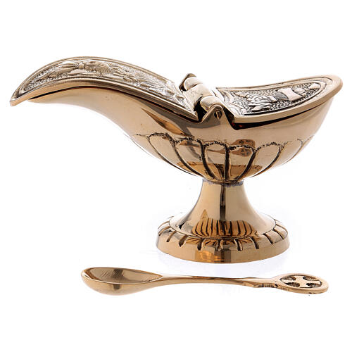 Boat with spoon in gold plated brass 1