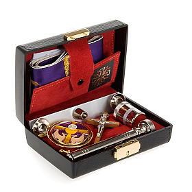 Valises Chapelle: Coffret rigide avec accessoires pour sacrement Valises Chapelle: Coffret rigide avec accessoires pour sacrement