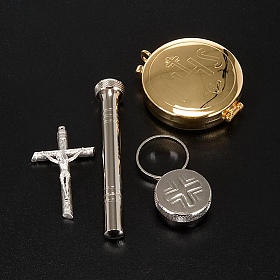 Valises Chapelle: Coffret rigide avec poche, pour sacrement des malades Valises Chapelle: Coffret rigide avec poche, pour sacrement des malades