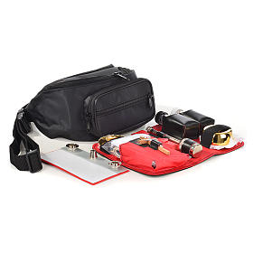 Messkoffer: Bauchtasche fürs Zelebrieren Messkoffer: Bauchtasche fürs Zelebrieren