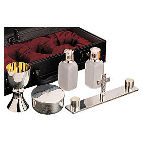 Valises Chapelle: Service de messe valise chapelle objets laiton argenté Molina Valises Chapelle: Service de messe valise chapelle objets laiton argenté Molina