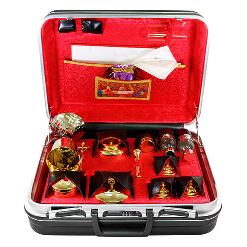 Mass kit with suitcase in plastic and metal, lined with red satin, Last Supper 1