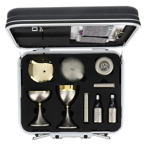 Mass kit with suitcase in plastic and metal, thermoformed packaging 4