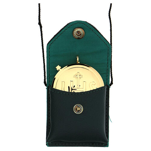 Set, Etui aus grünem Leder und Versehpatene mit IHS-Symbol, 24 k vergoldet 1