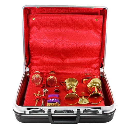 Mala para celebração material ABS tecido forrado jacquard vermelho com objetos litúrgicos dourados 1