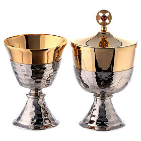 Mala com conjunto para celebração eucarística em material ABS e interior em cetim dourado