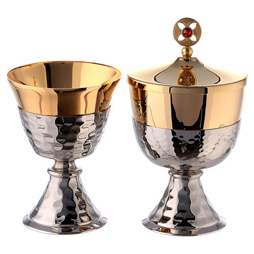 Mala com conjunto para celebração eucarística em material ABS e interior em cetim dourado 2
