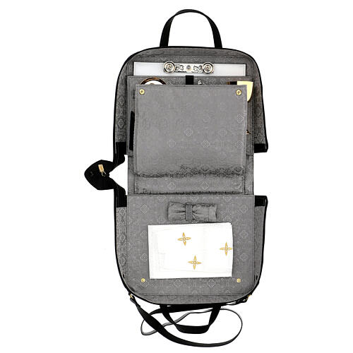 Leather bag with travel mass kit handles and shoulder belt 5