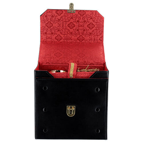 Travel communion set bag in eco black leather and red jacquard 20x20x10 cm 1