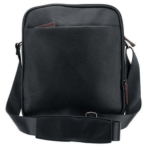 Shoulder bag of imitation leather with travel mass kit 6