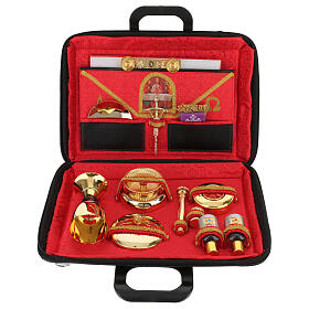 Valigetta celebrazione raso rosso alfa omega completa 30x40 cm