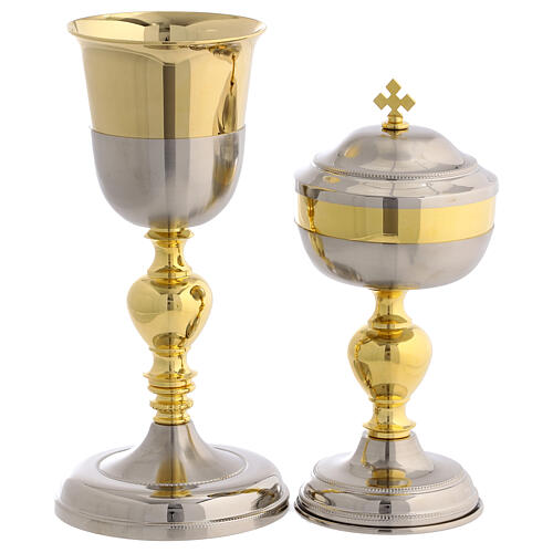 Walizka, zestaw do Mszy, skóra naturalna, wnętrze z czerwonej satyny 2