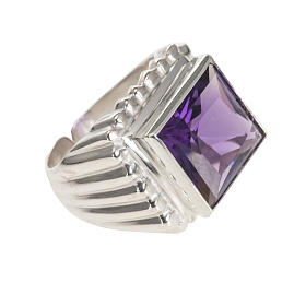 Bishop's ring silver coloured, in 925 silver with amethyst