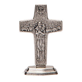 Krzyż z podstawką Dobrego Pasterza Papieża Franciszka.