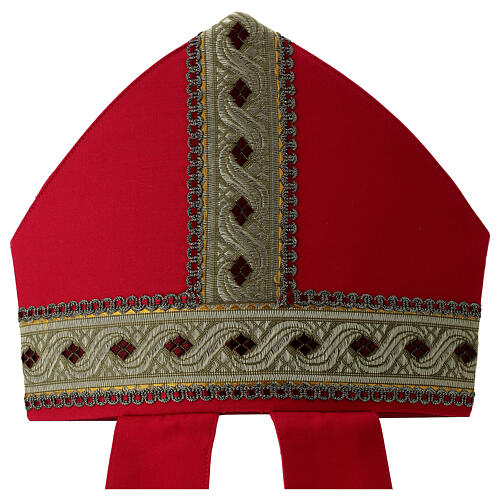 Mitria roja de pura lana con pasamanería dorada 2