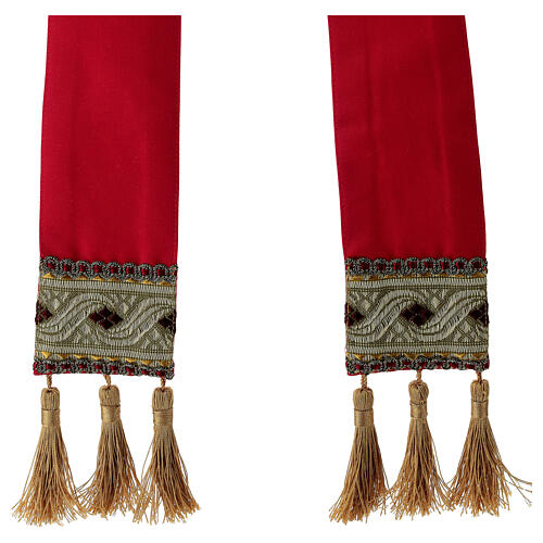 Mitria roja de pura lana con pasamanería dorada 4