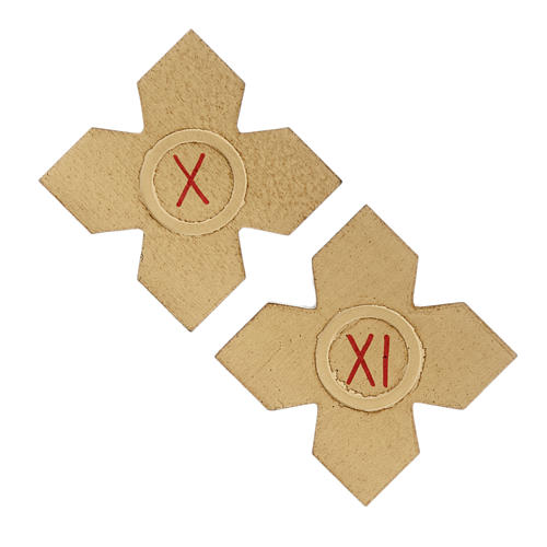 Via Crucis: 15 cruces doradas numeradas madera 7