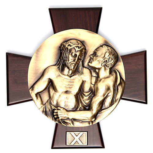 14 Stations of the cross in brass and wood. 10